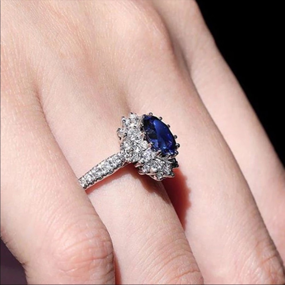 New Women’s 925 Silver Sparkling Sapphire Ring - Picture 4 of 5